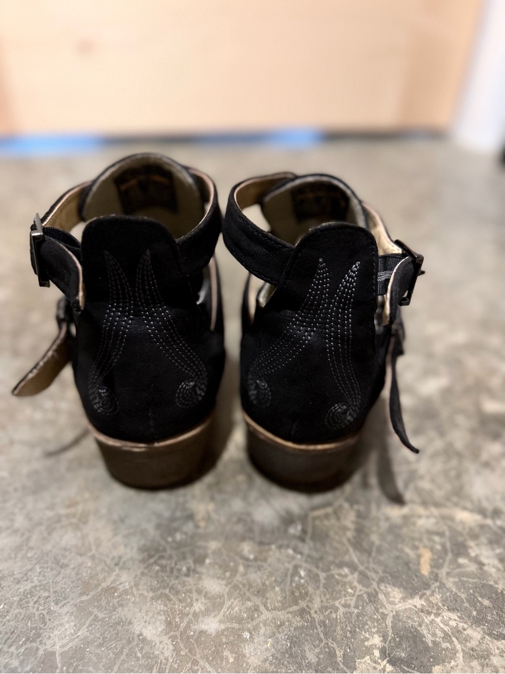 Roper Black Cutout Western-Inspired Ankle Booties - Picture 3 of 4